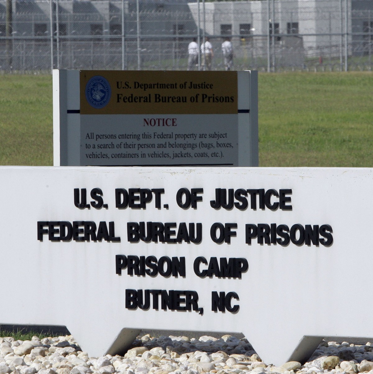 Federal Prisons Urged To Grant More Early Releases